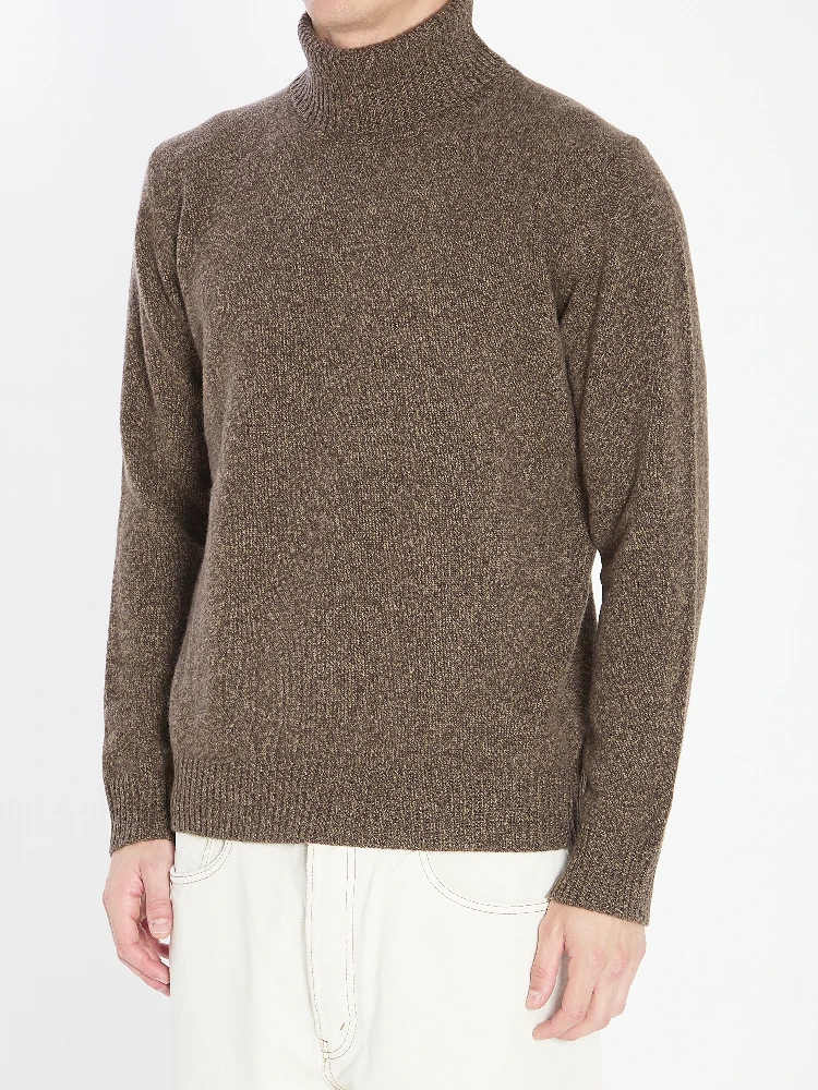 Mouline turtleneck sweater alternative
