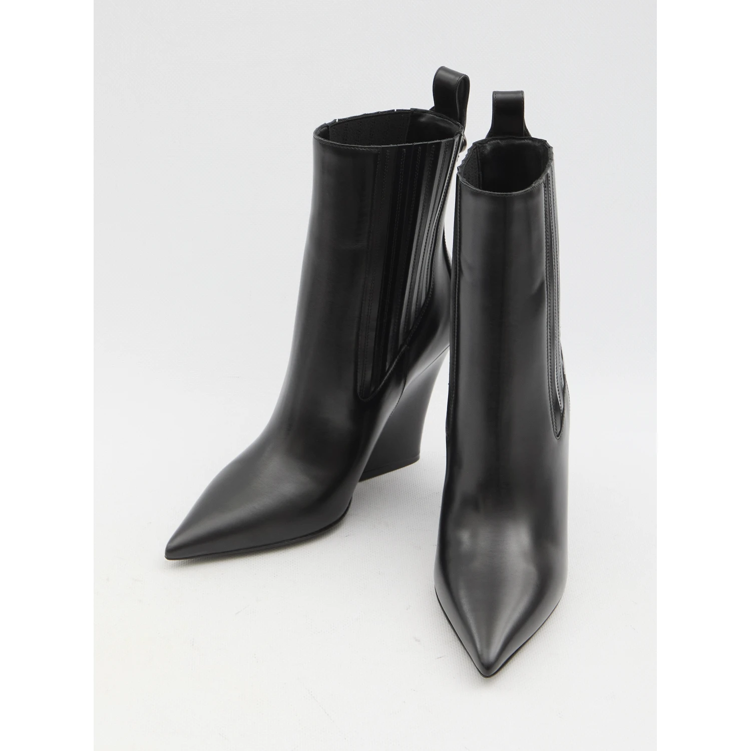 VLogo Lockette booties