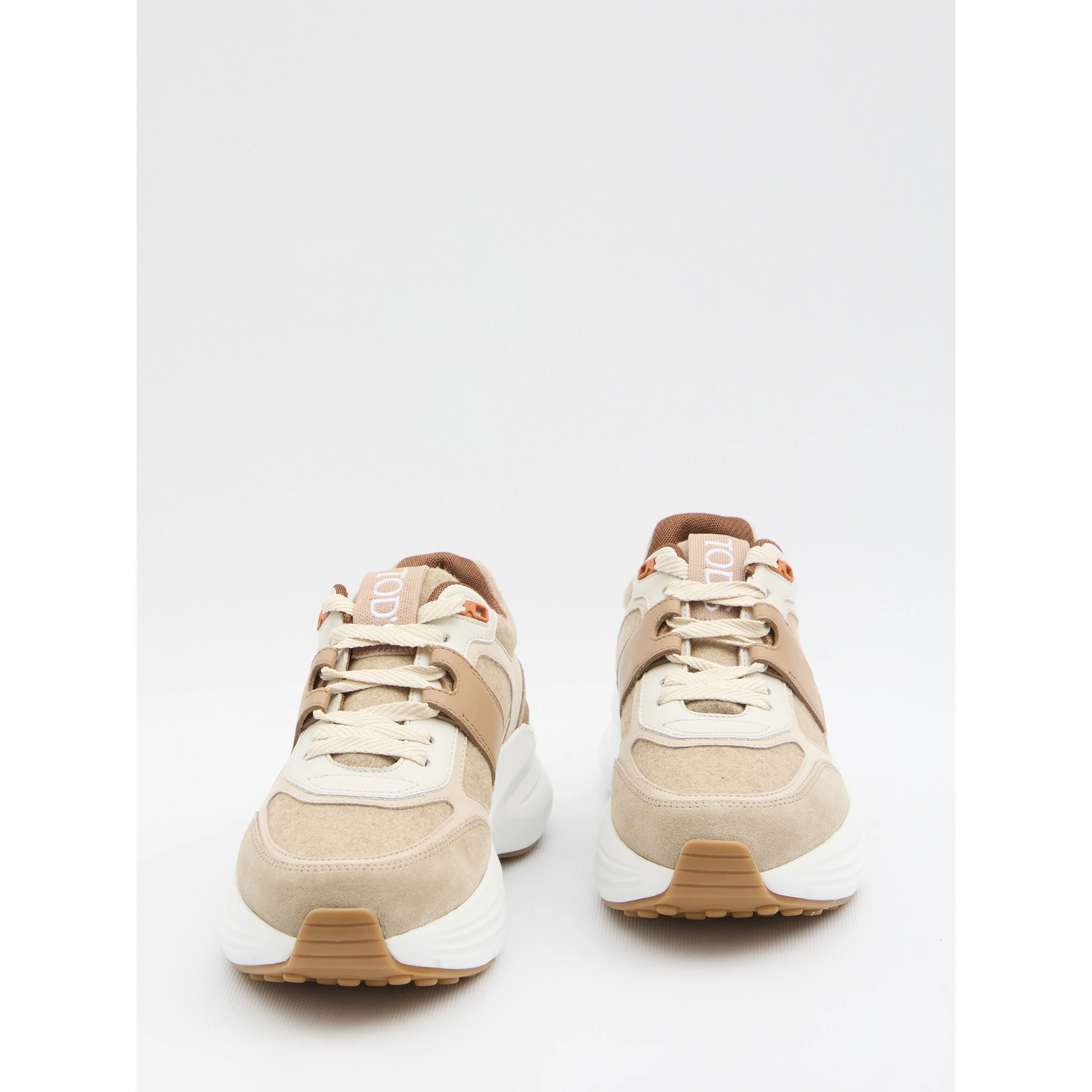 Sneakers in fabric and suede leather