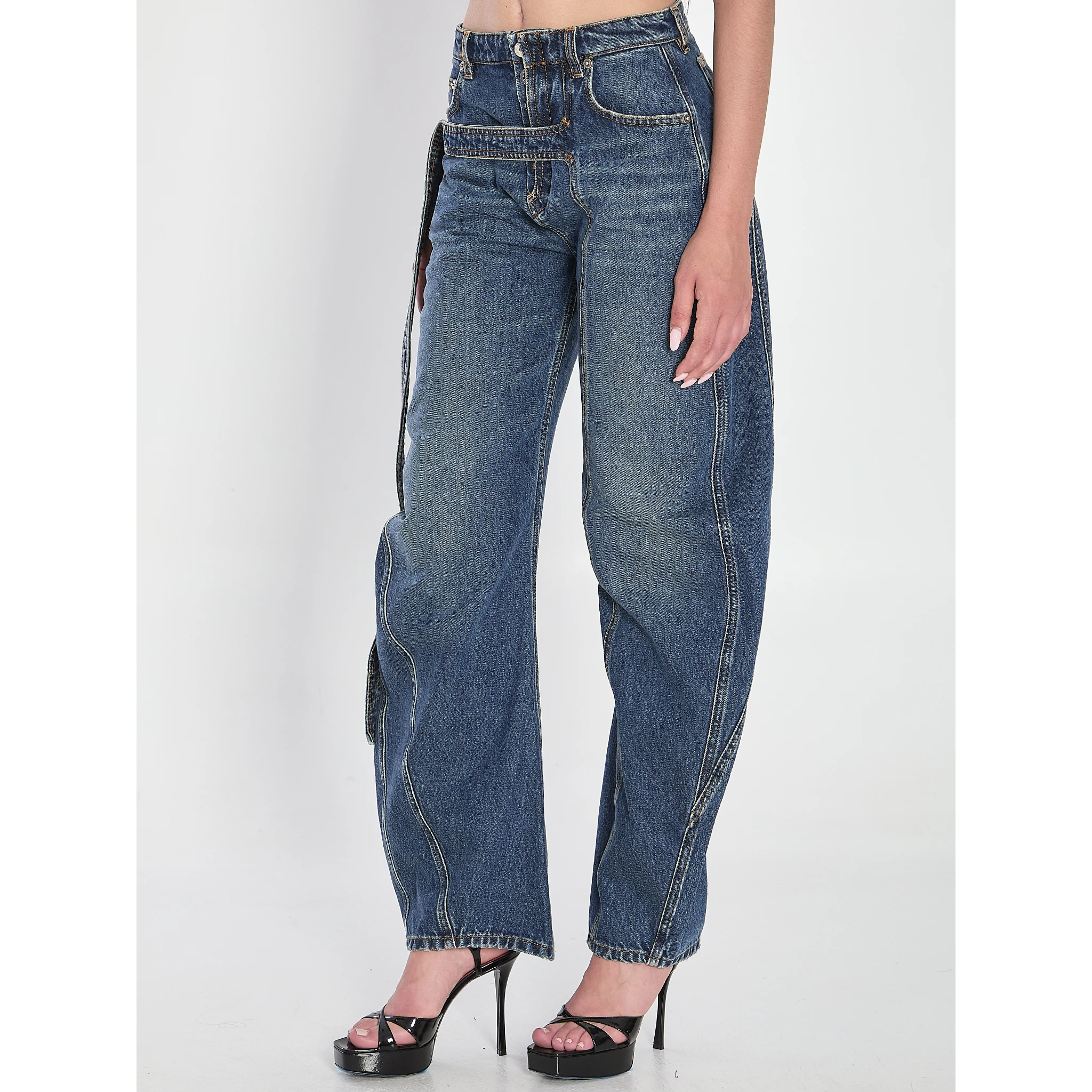 Strap jeans in denim