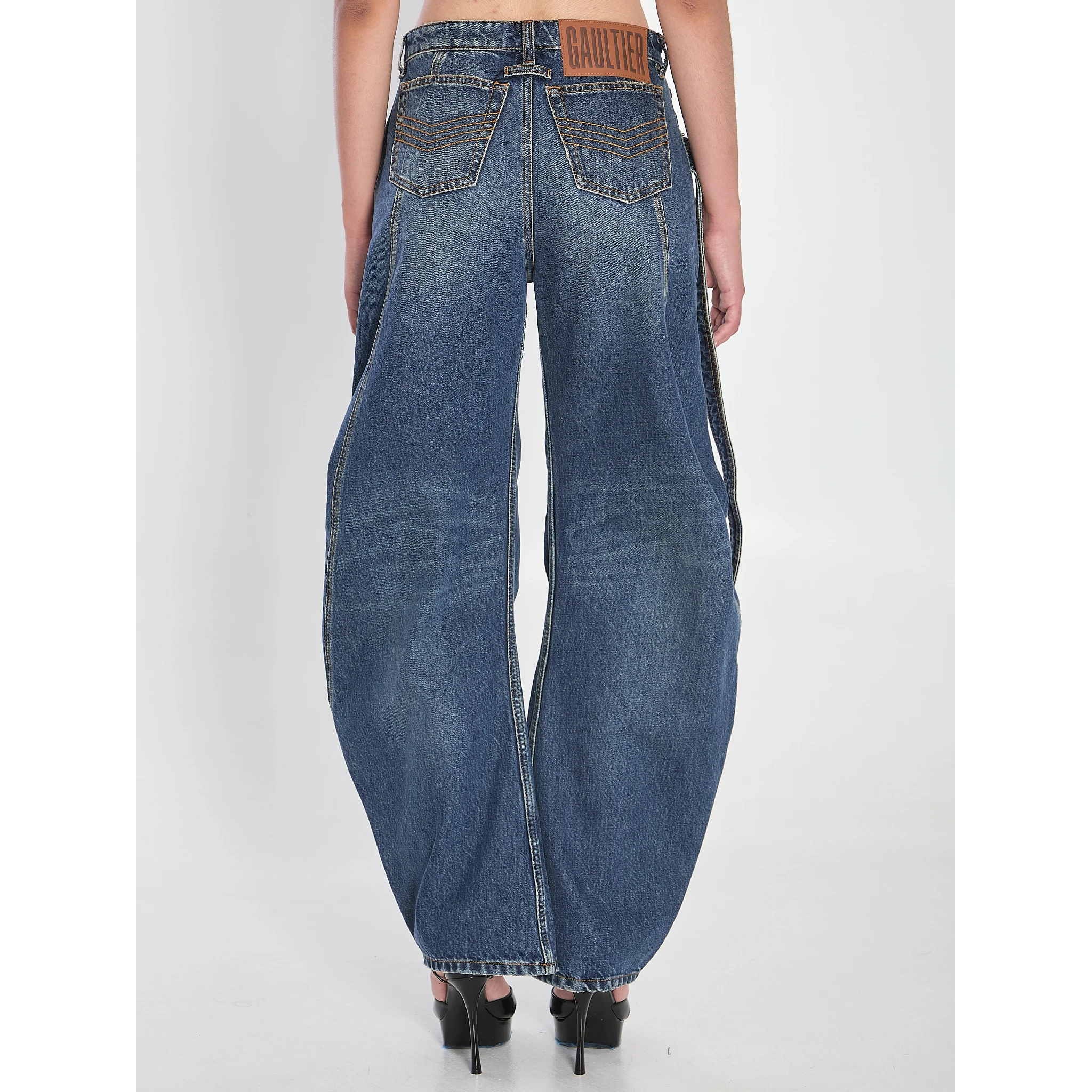 Strap jeans in denim