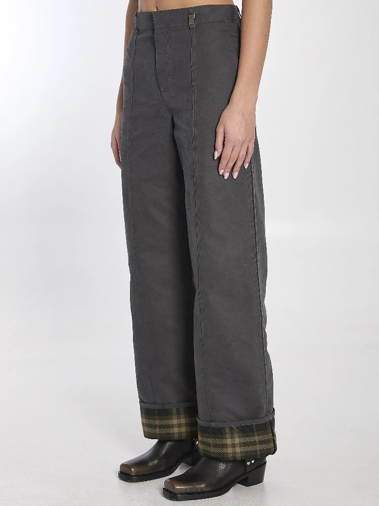 Trousers in cotton and nylon alternative