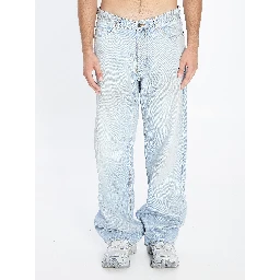 Distressed relaxed jeans