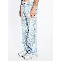 Distressed relaxed jeans