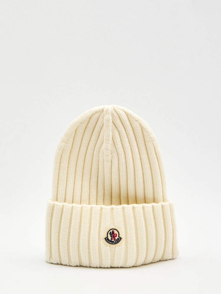 Beanie in virgin wool