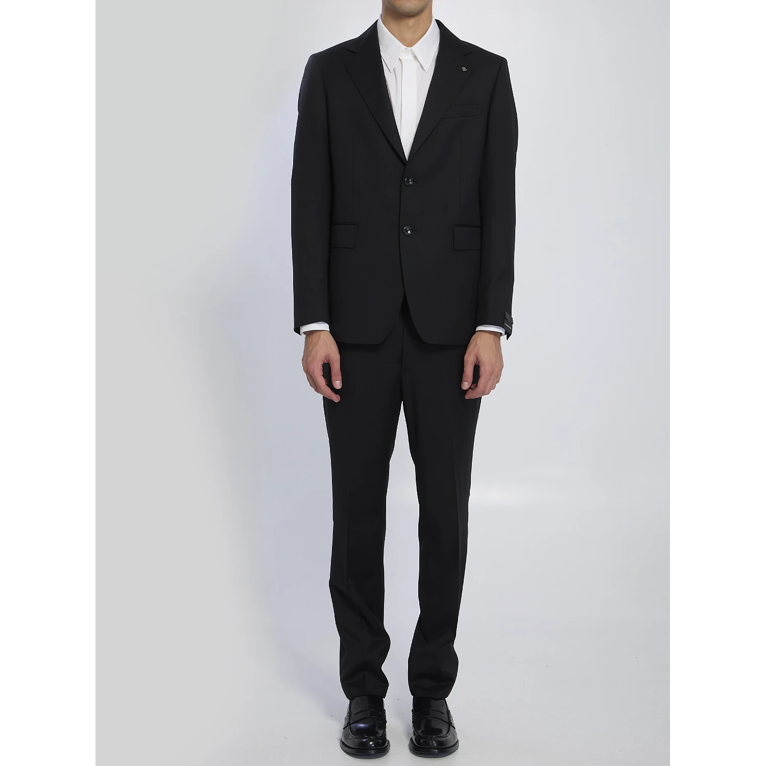 Single-breasted suit in virgin wool