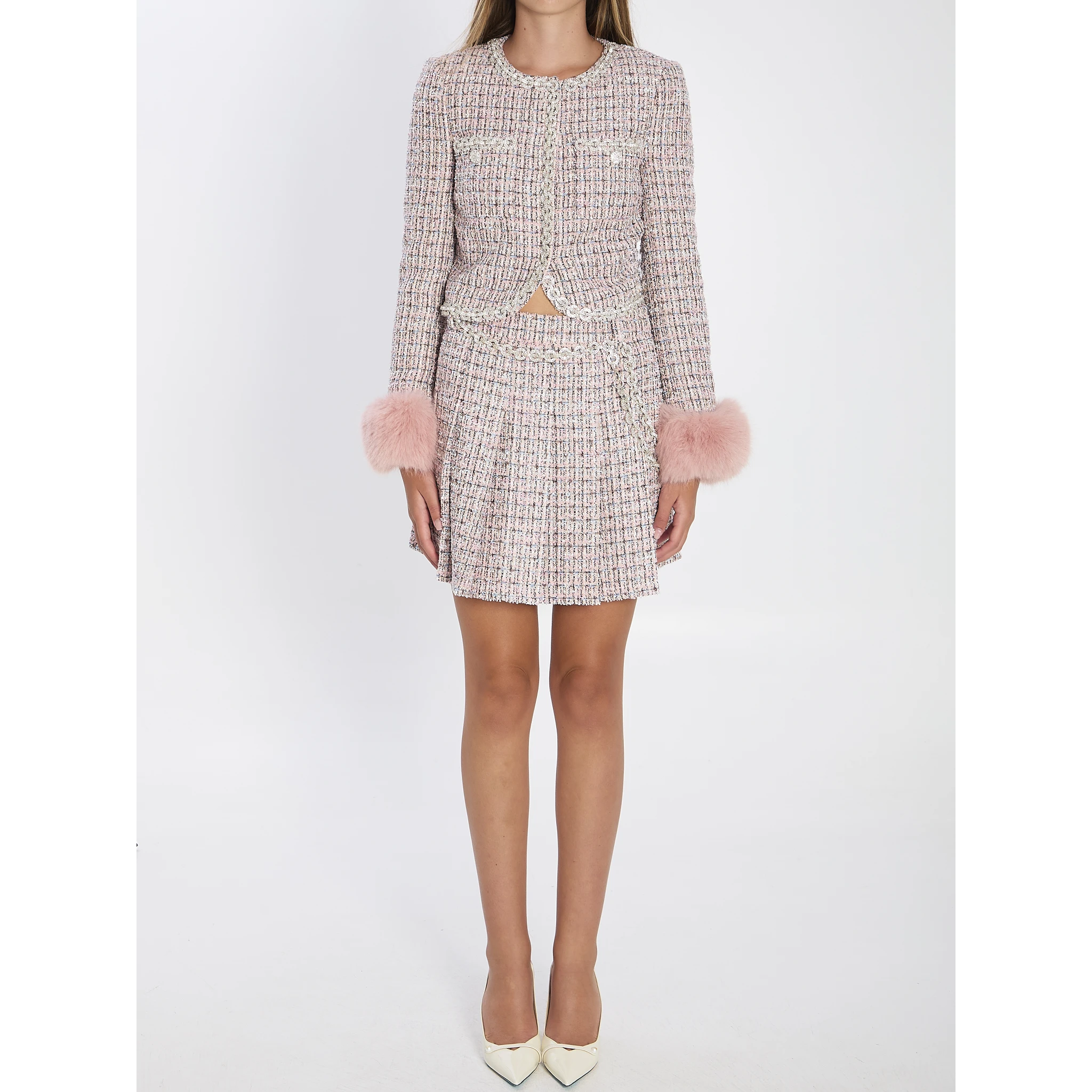 Pleated skirt with belt