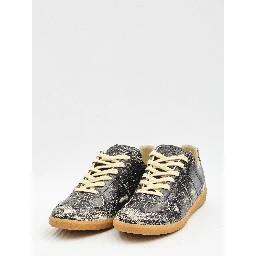 أحذية رياضية مقلدة