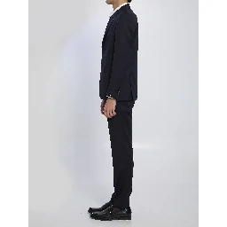 Single-breasted suit in virgin wool