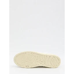 حذاء رياضي منخفض من ميداليست