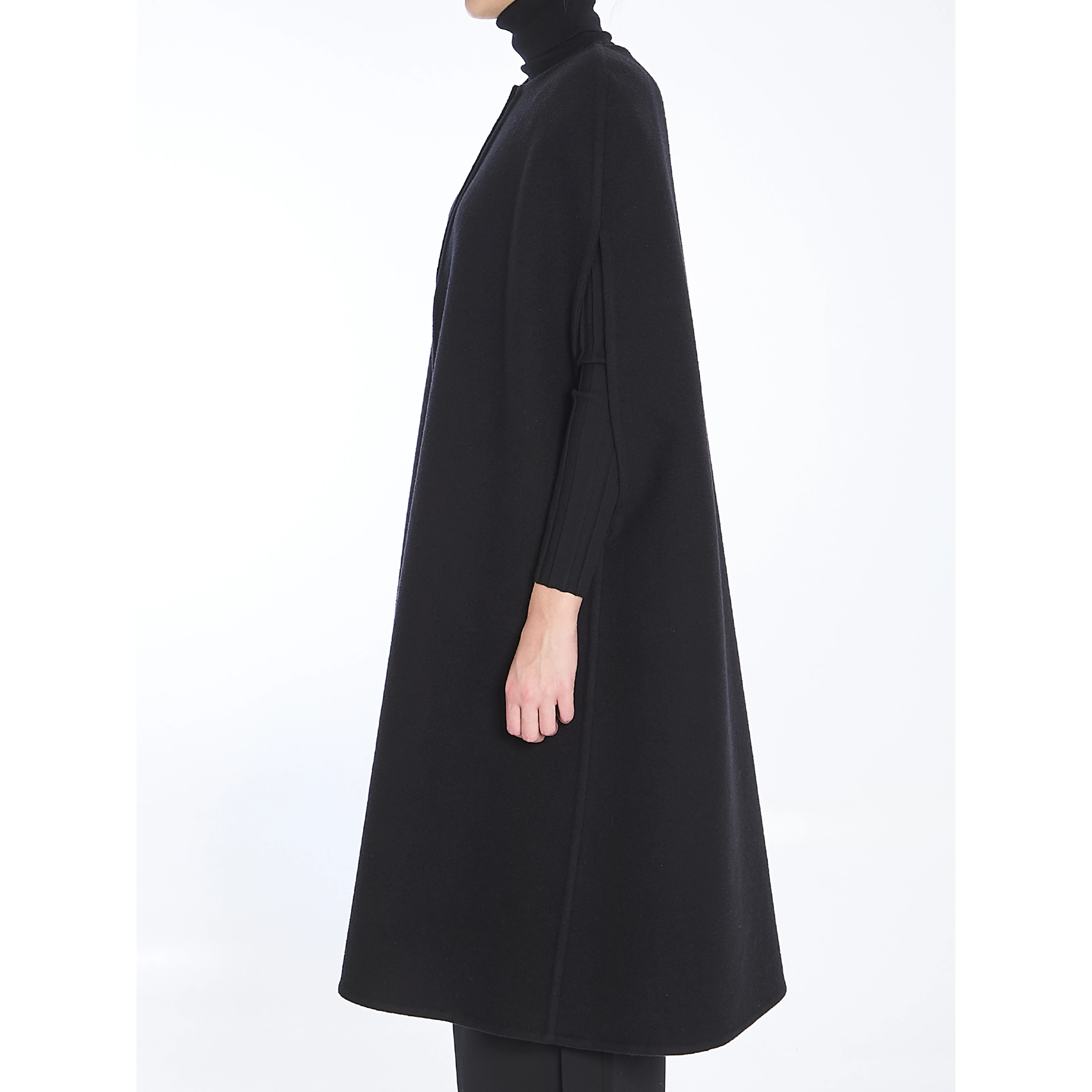 Fluffy Cashmere Blend cape