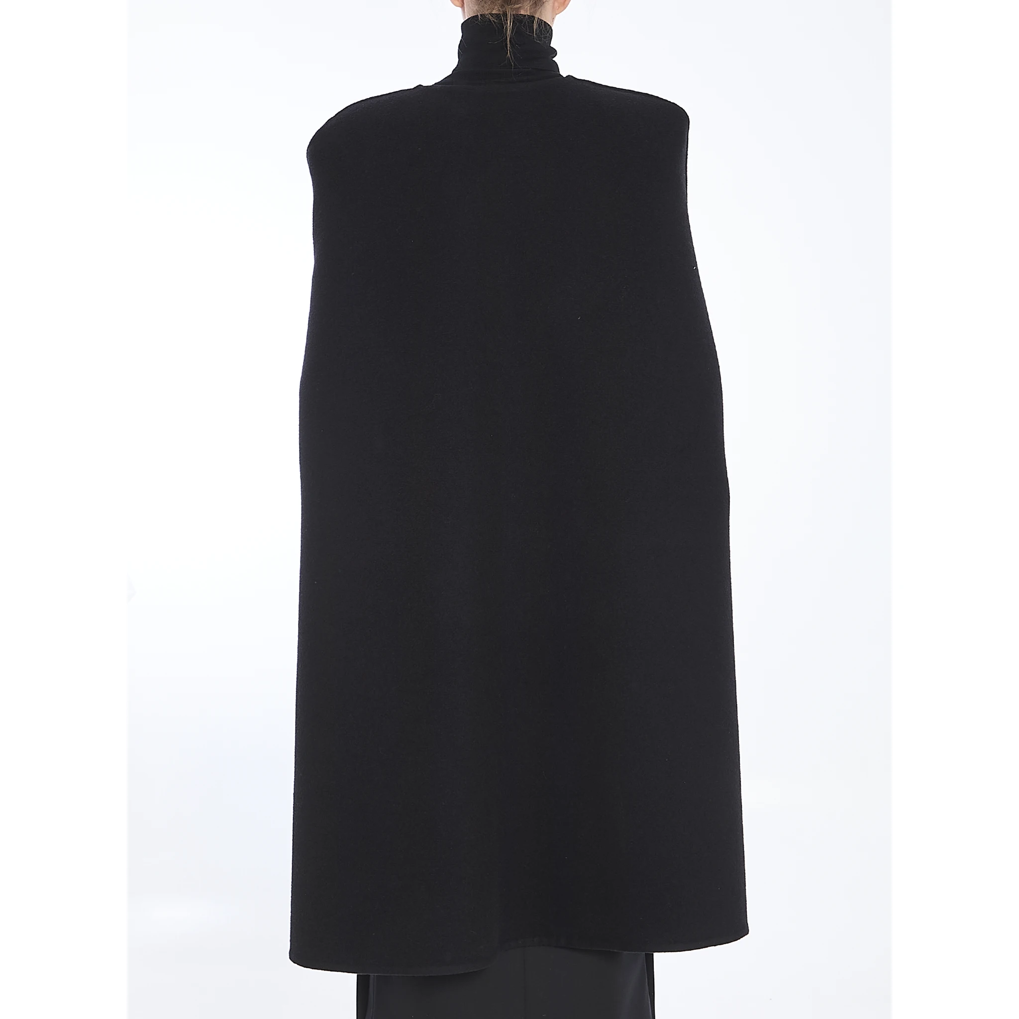 عباءة من مزيج الكشمير الناعم