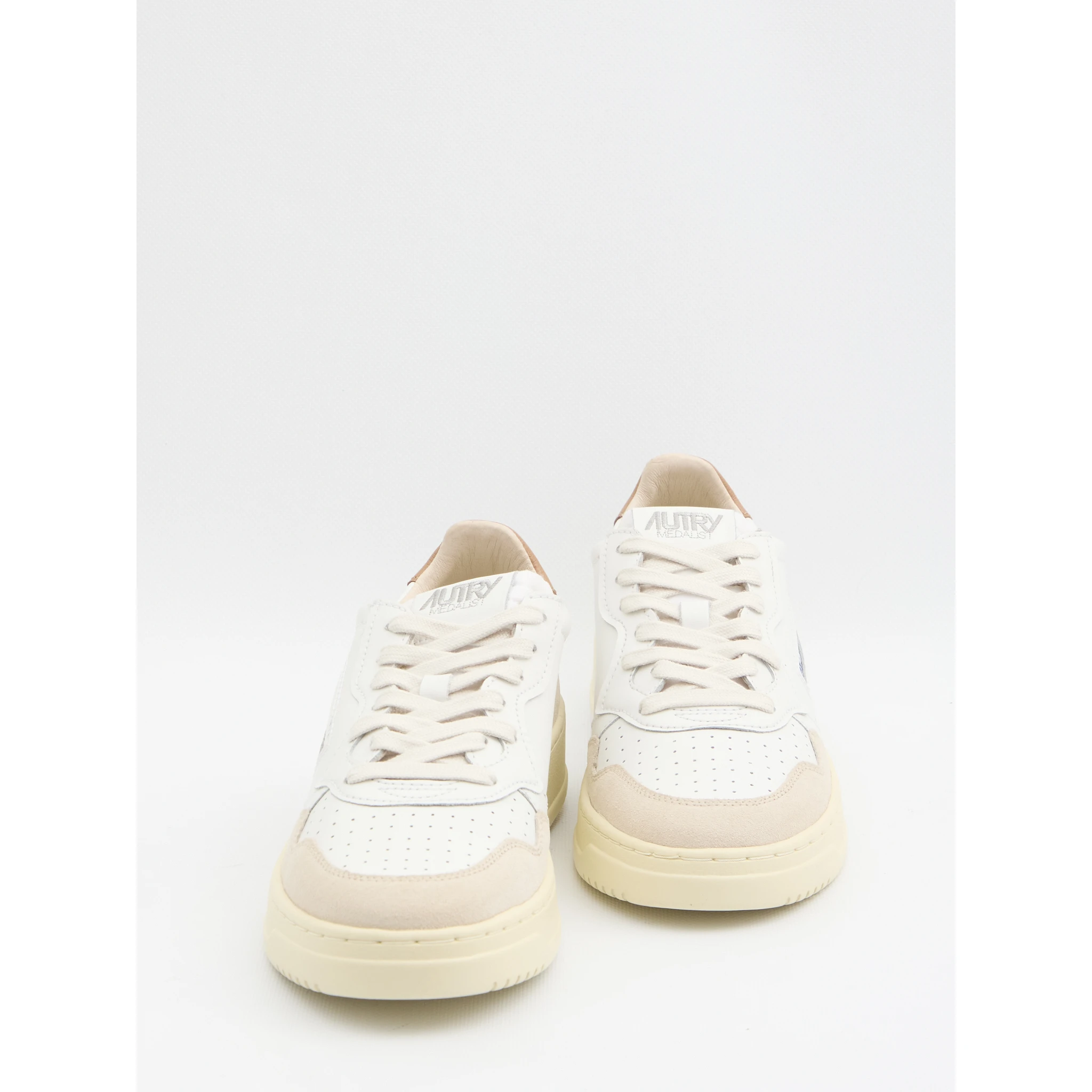 حذاء رياضي منخفض من ميداليست