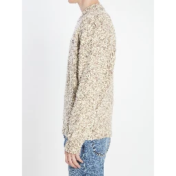 كنزة برقبة دائرية