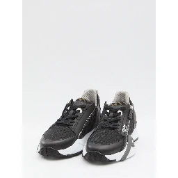 أحذية رياضية من فندي فلو