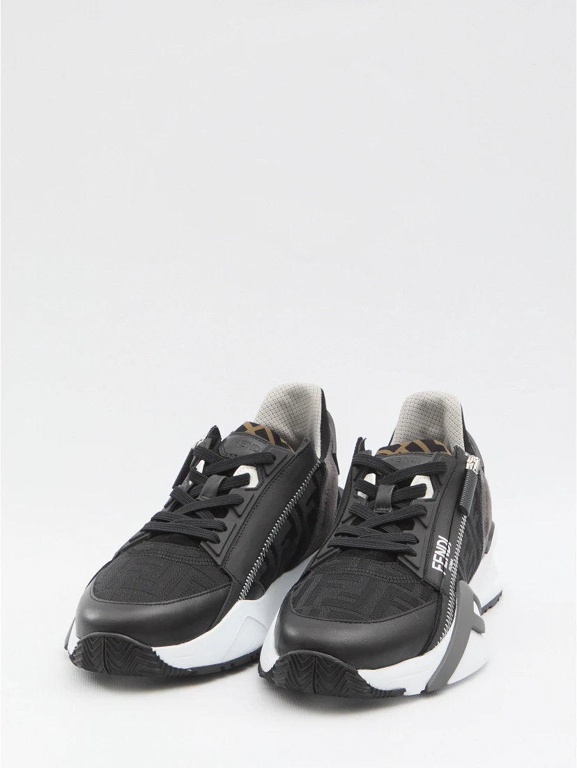 أحذية رياضية من فندي فلو