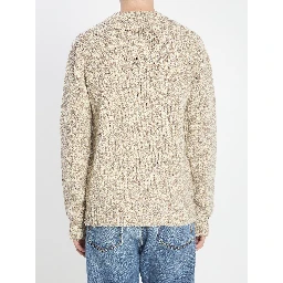 كنزة برقبة دائرية