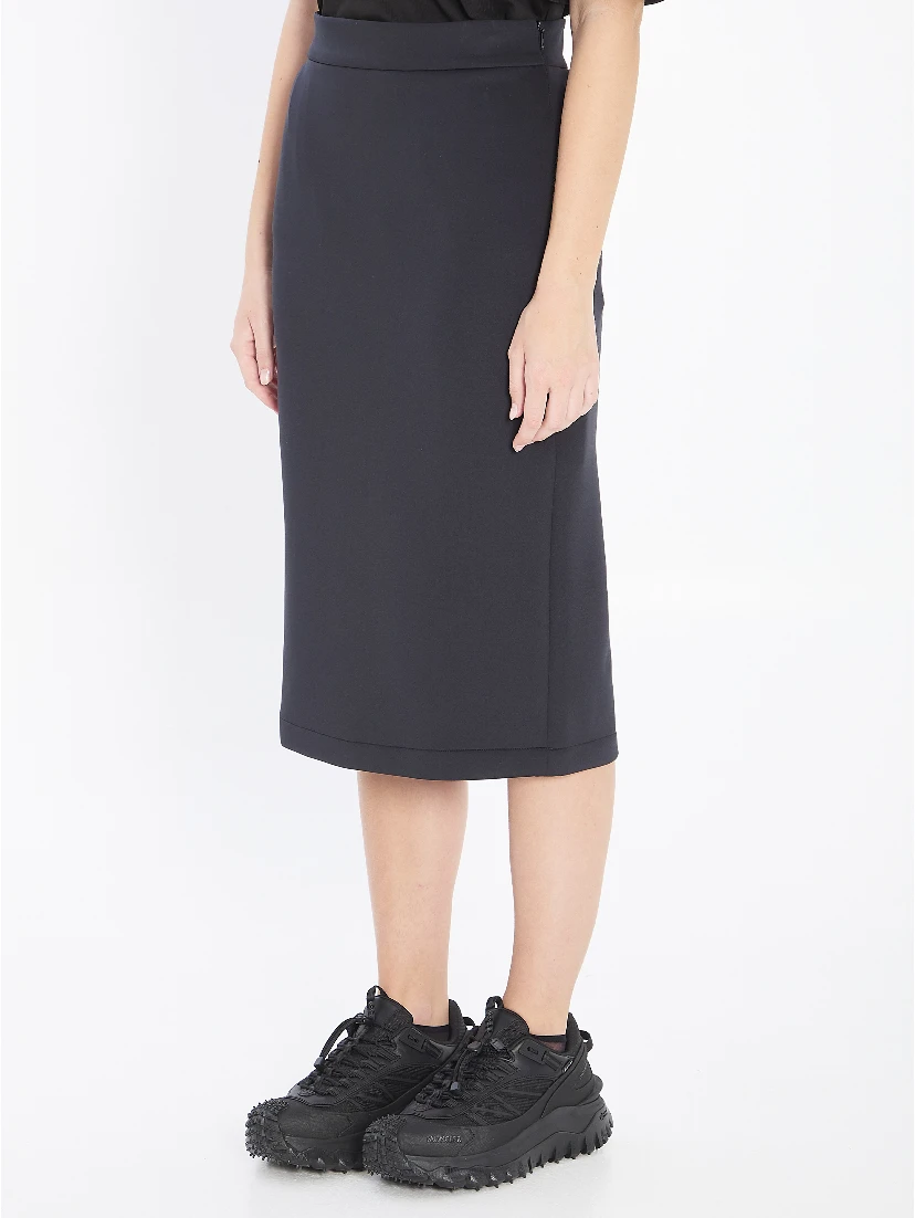 EE72 skirt