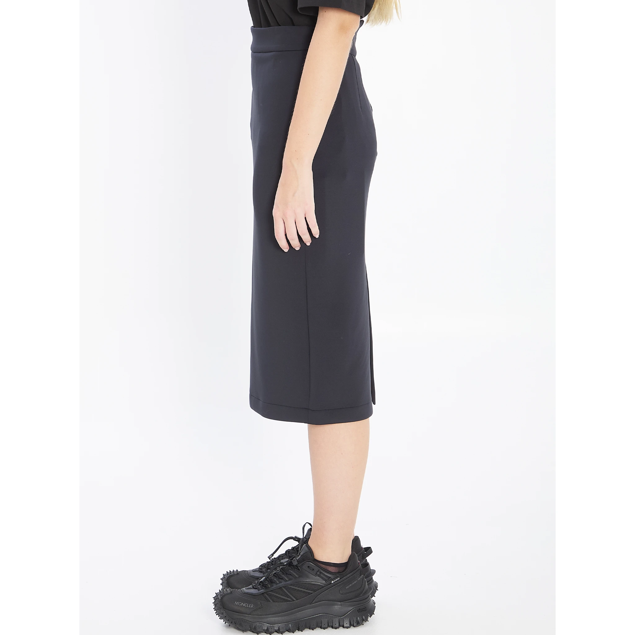 EE72 skirt