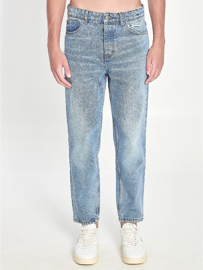 Tapered fit jeans