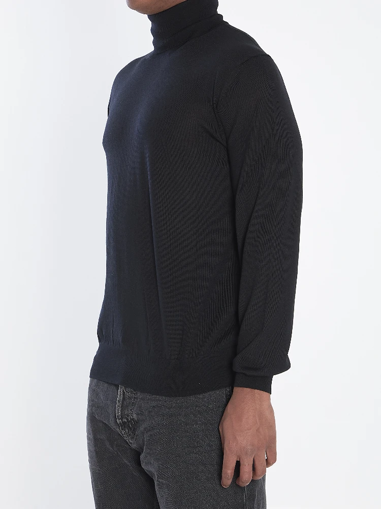 Wool turtleneck sweater alternative