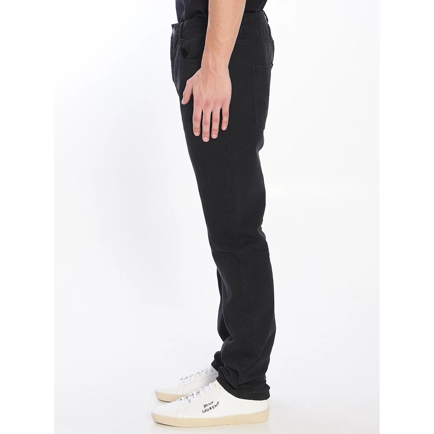 Slim-fit jeans