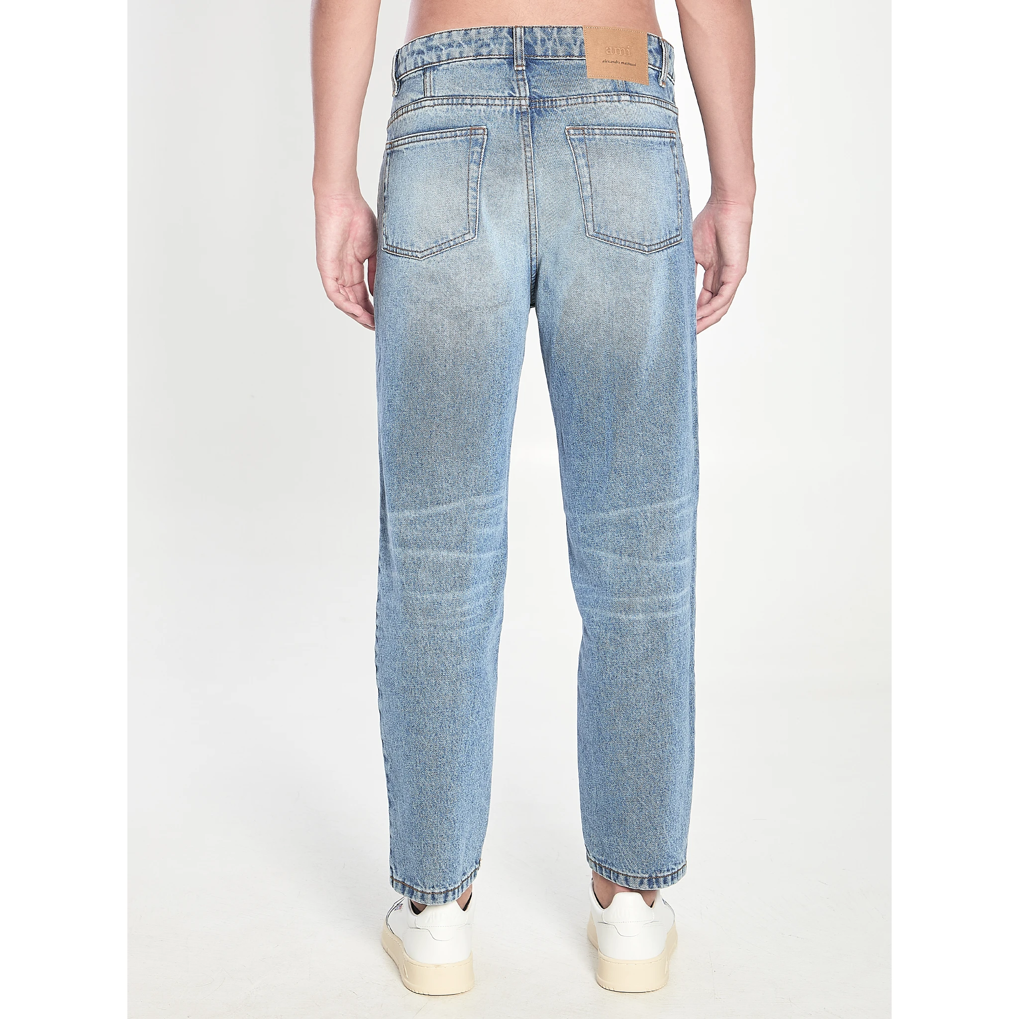Tapered fit jeans
