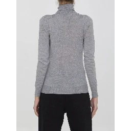 كنزة صوفية برقبة عالية