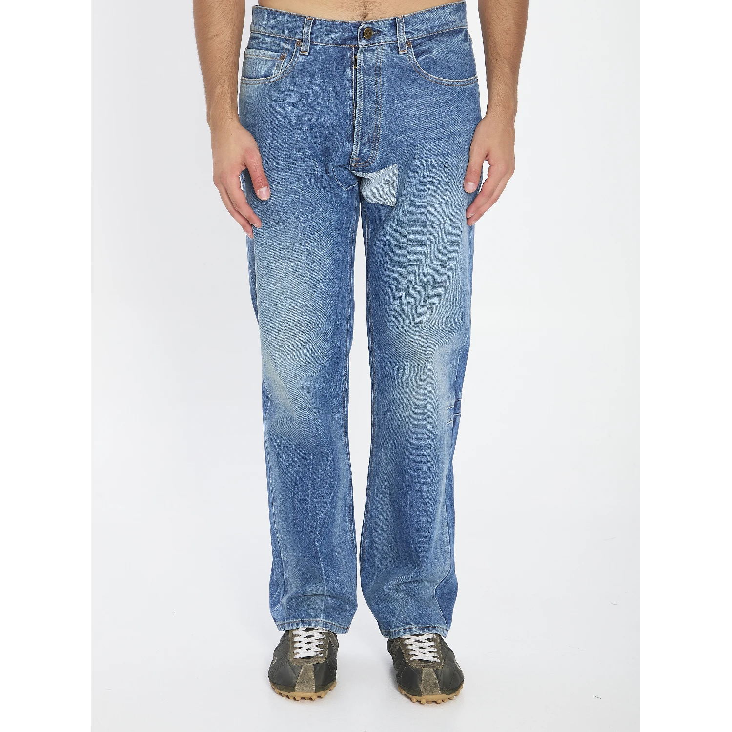 Jeans with patch