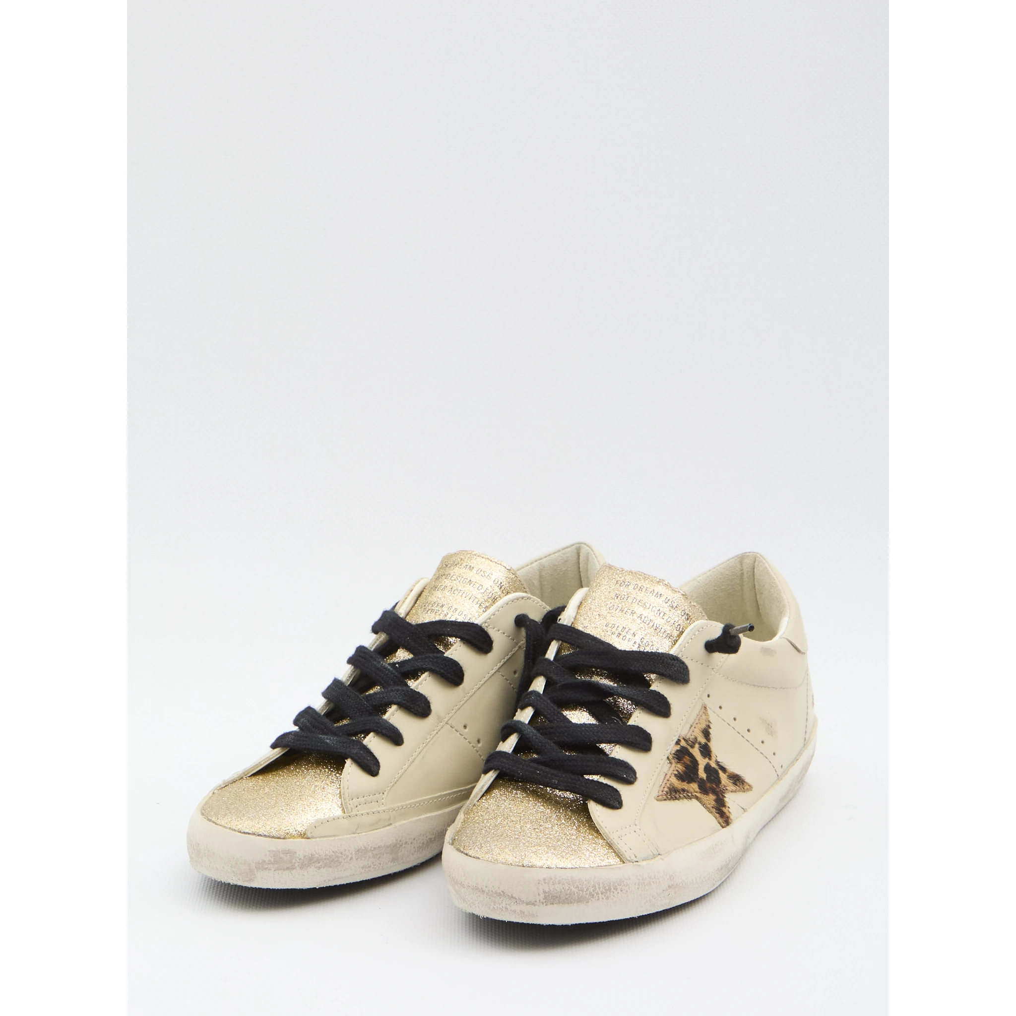 أحذية رياضية سوبر ستار