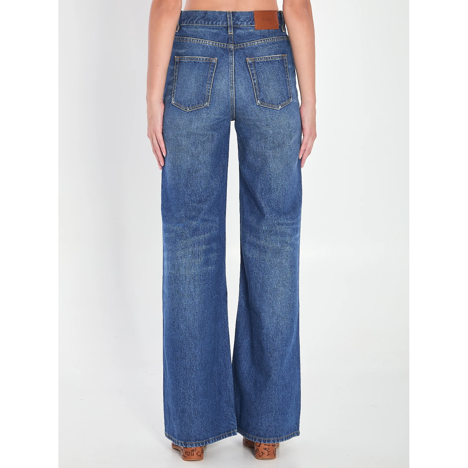Wide-leg Jeans