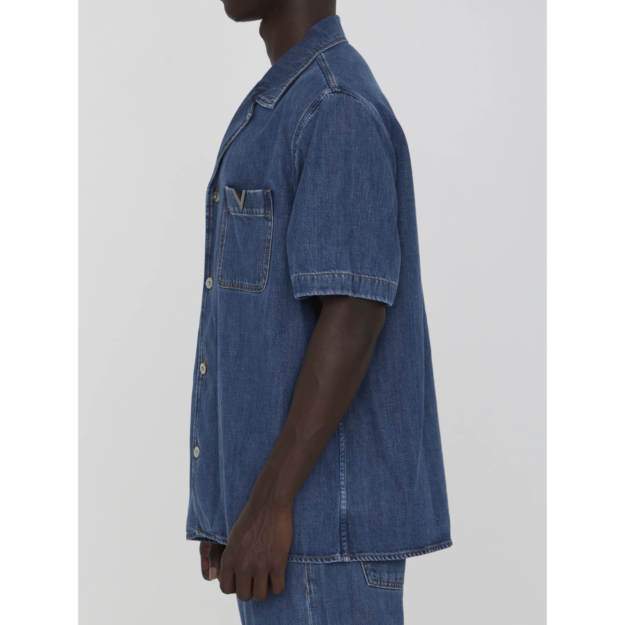 Shirt with metallic V Detail