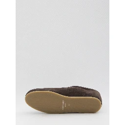 Driving sneakers in suede