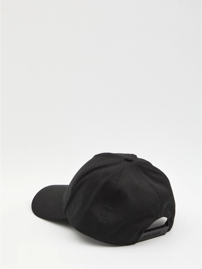 Baseball cap with logo