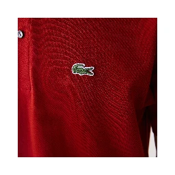 تيشيرتات وبولو لاكوست حمراء