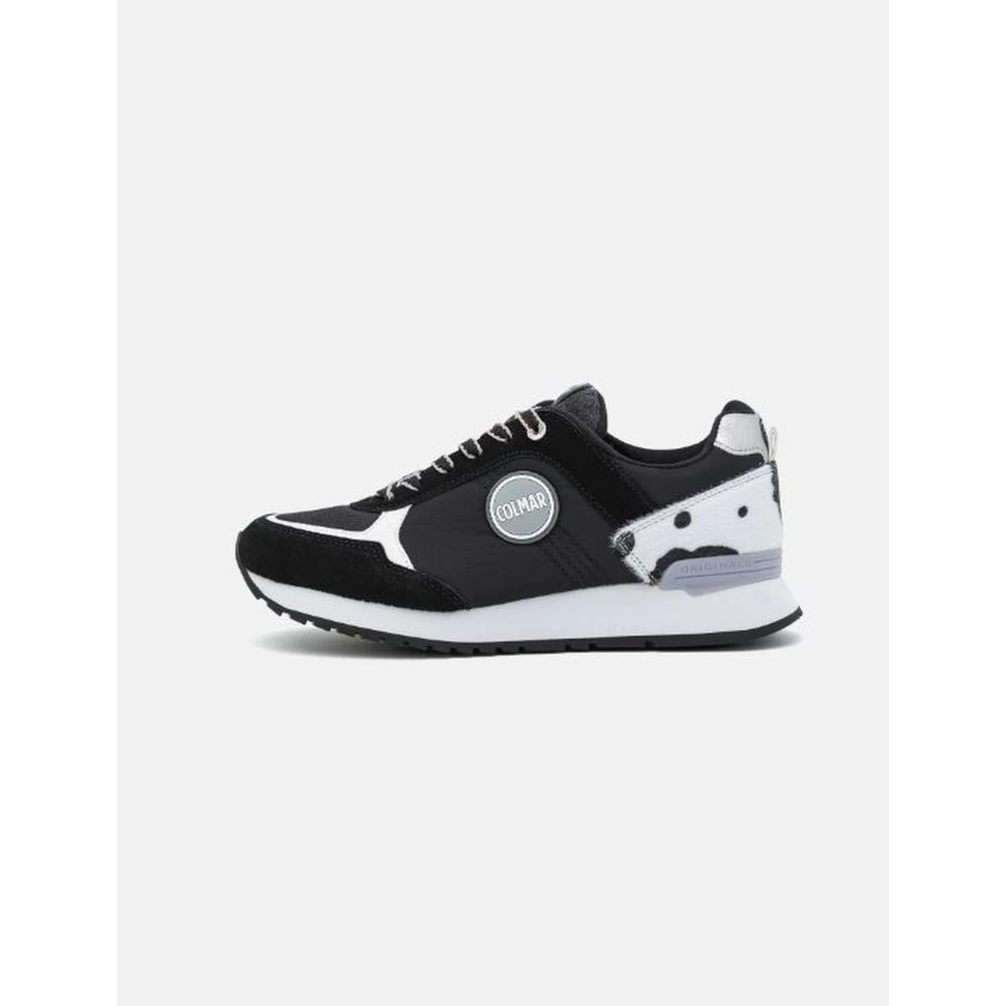 حذاء رياضي أسود من كولمار