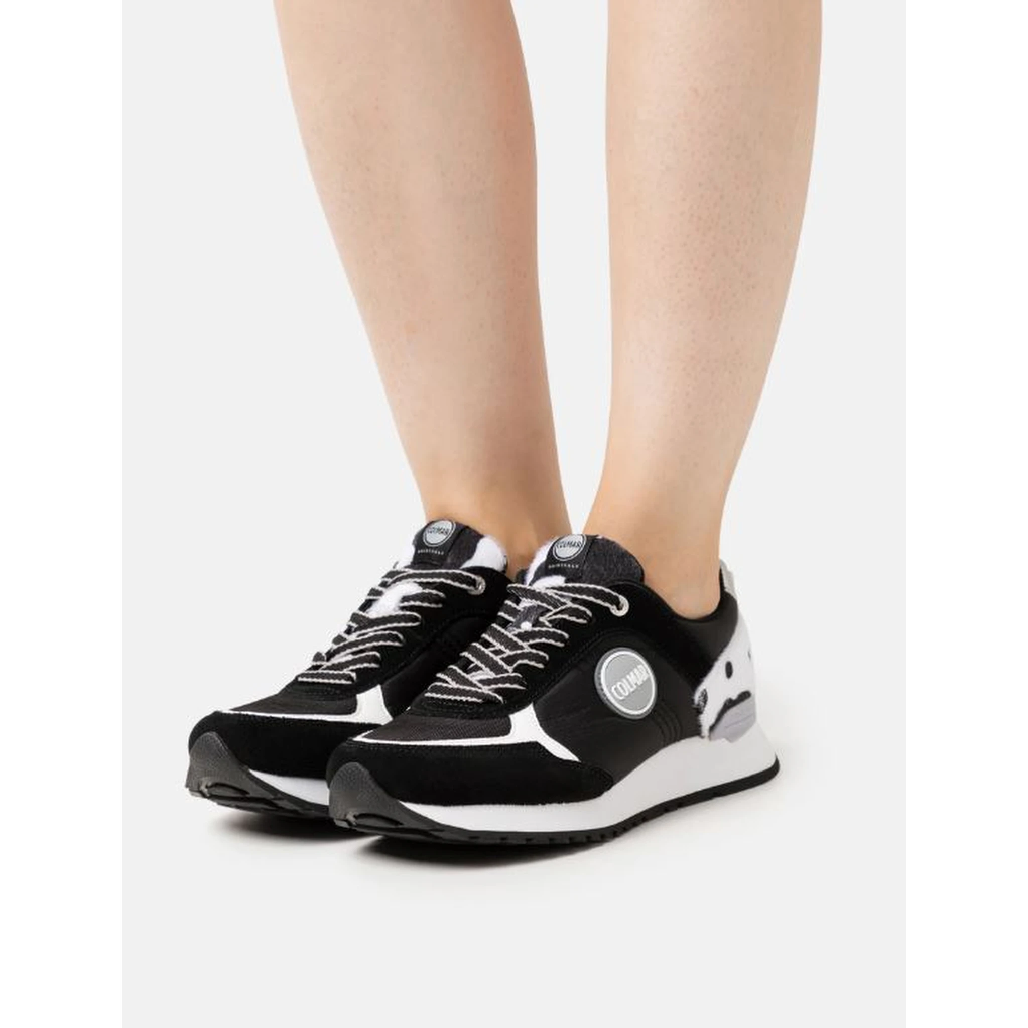 حذاء رياضي أسود من كولمار