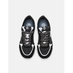 حذاء رياضي أسود من كولمار