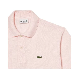 تيشيرتات وبولو لاكوست باللون الوردي