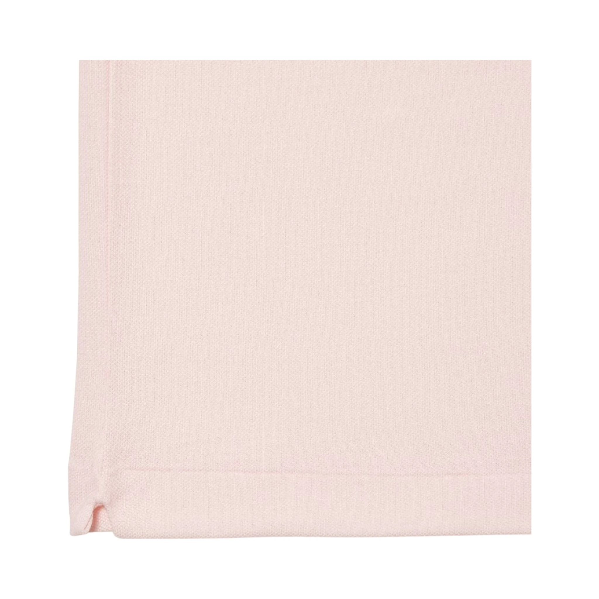 تيشيرتات وبولو لاكوست باللون الوردي