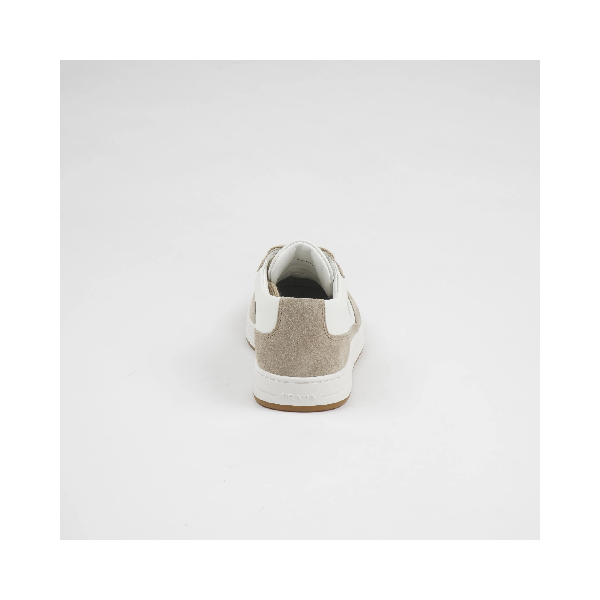 أحذية برادا الرياضية