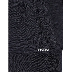 كنزات برادا زرقاء