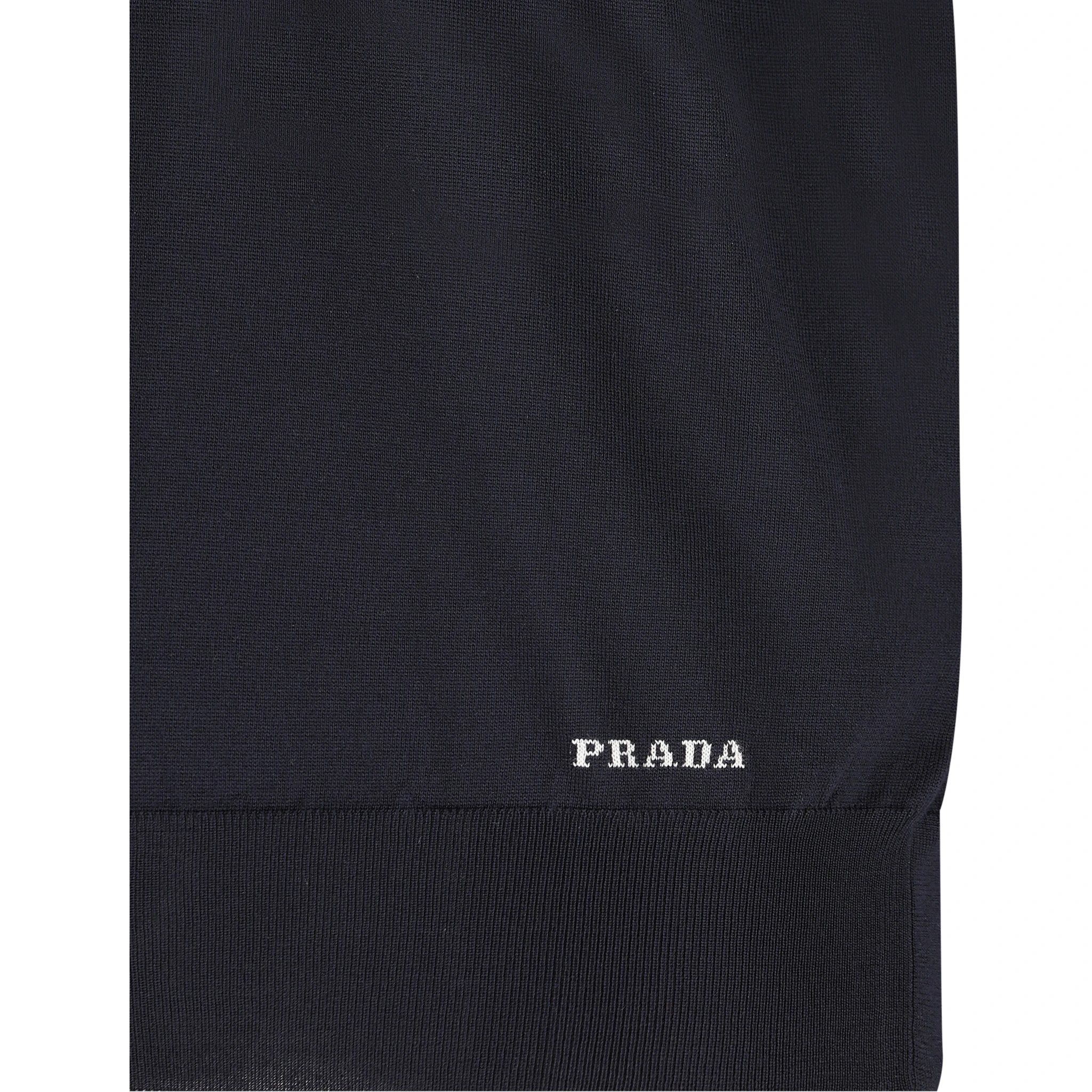 كنزات برادا زرقاء