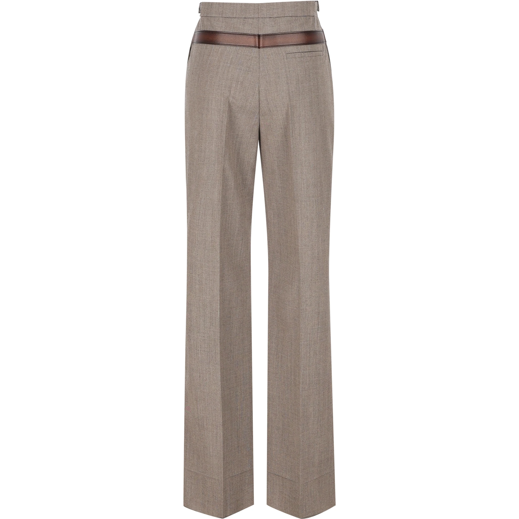 ملابس برادا الجاهزة