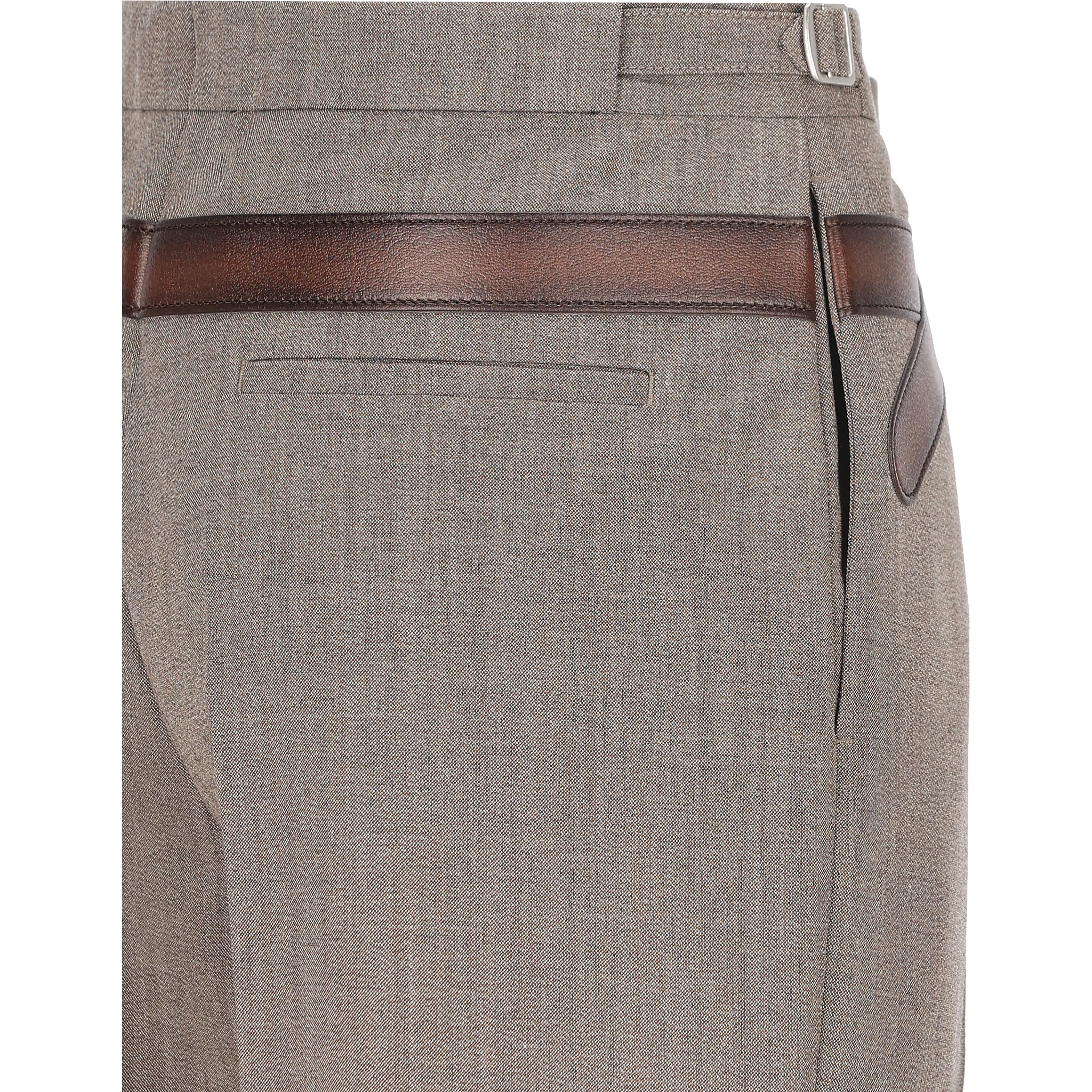 ملابس برادا الجاهزة