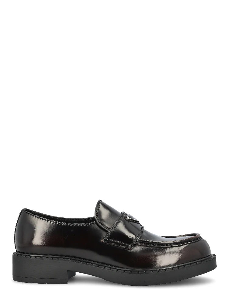 Logo-plaque leather loafers