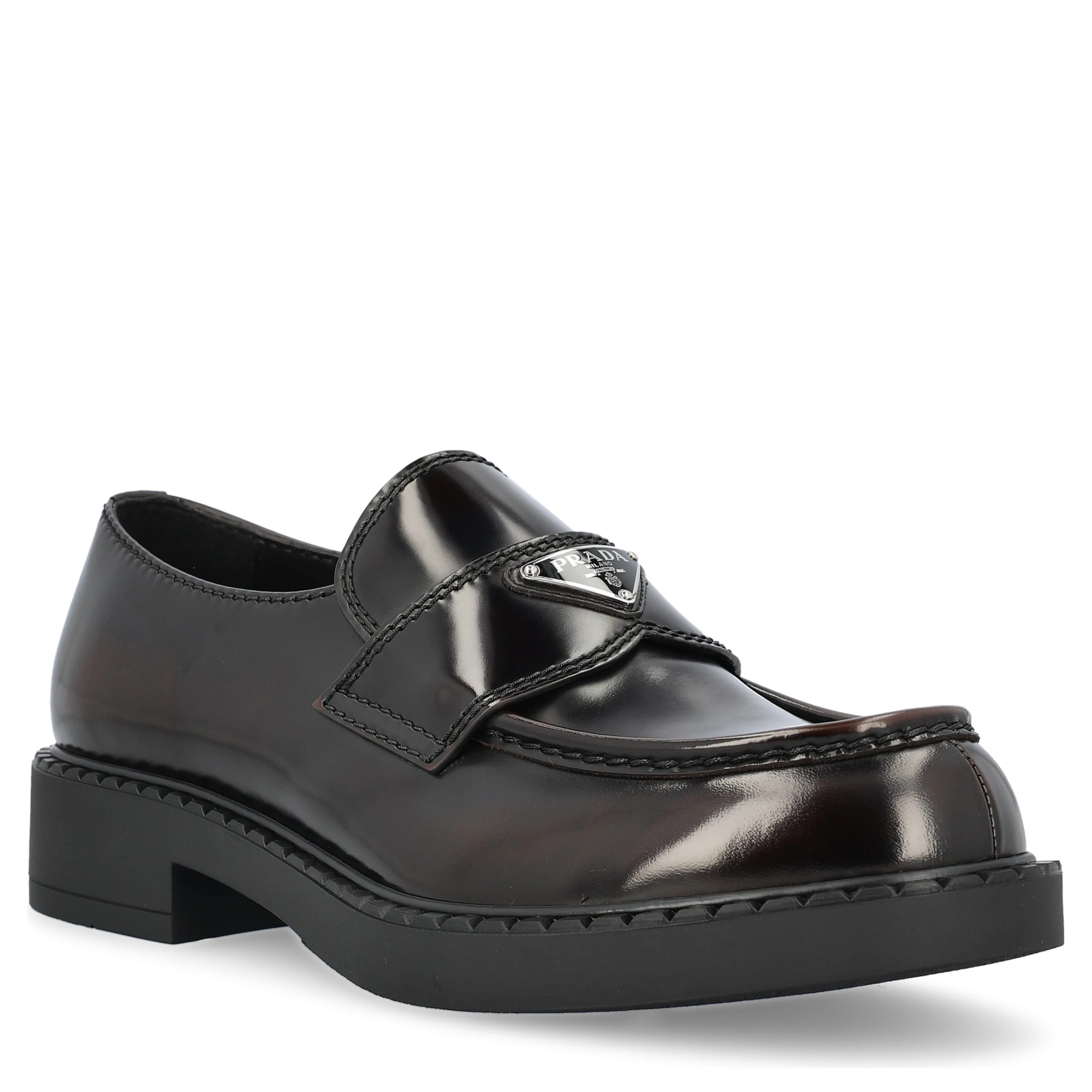 Logo-plaque leather loafers