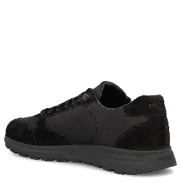 حذاء رياضي أسود من برادا