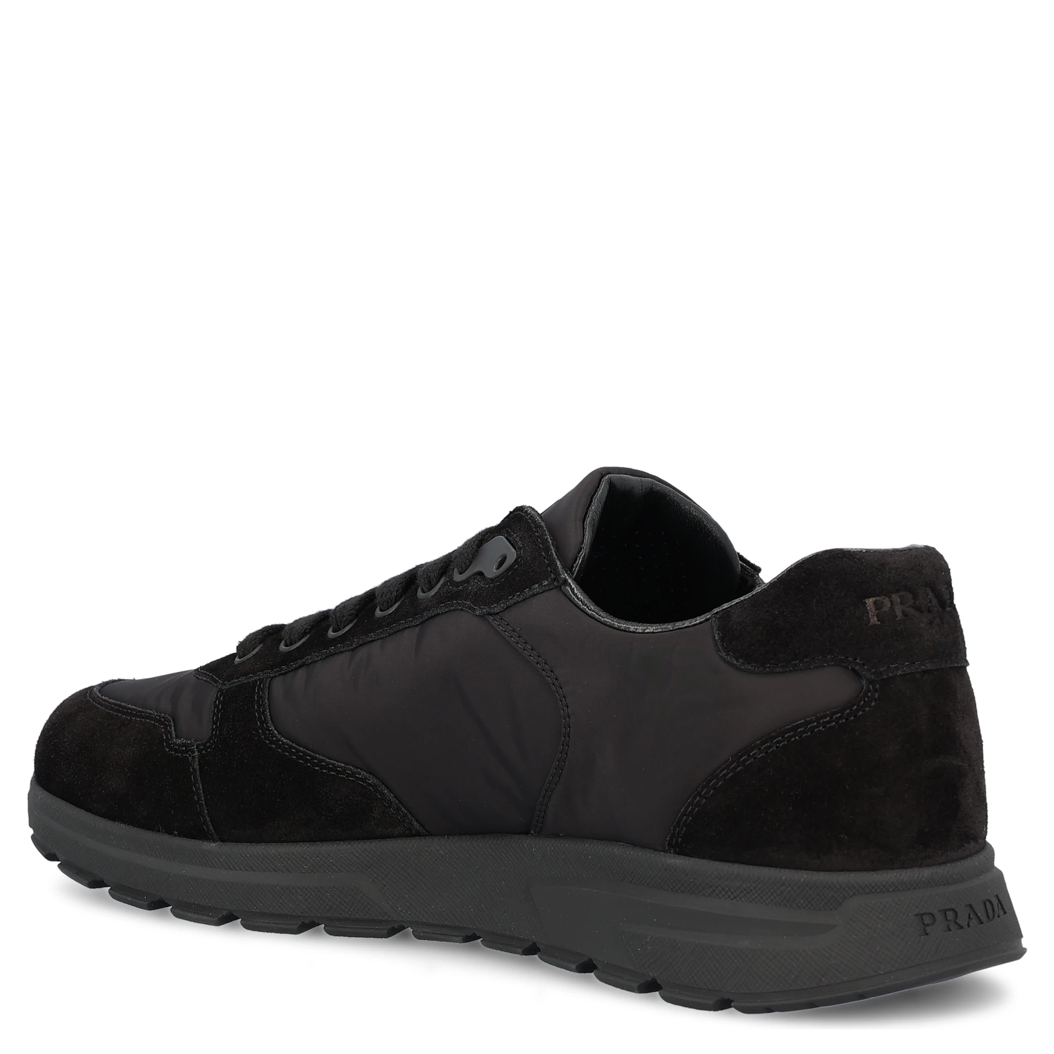 حذاء رياضي أسود من برادا