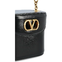 حقائب فالنتينو غارافاني.. أسود